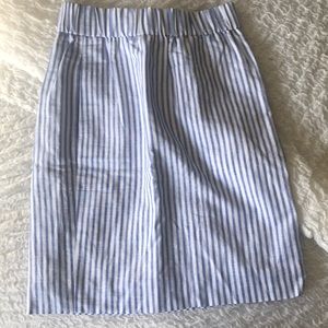 Stripped skirt with pockets